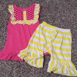 Size small fits about 2t 3t outfit